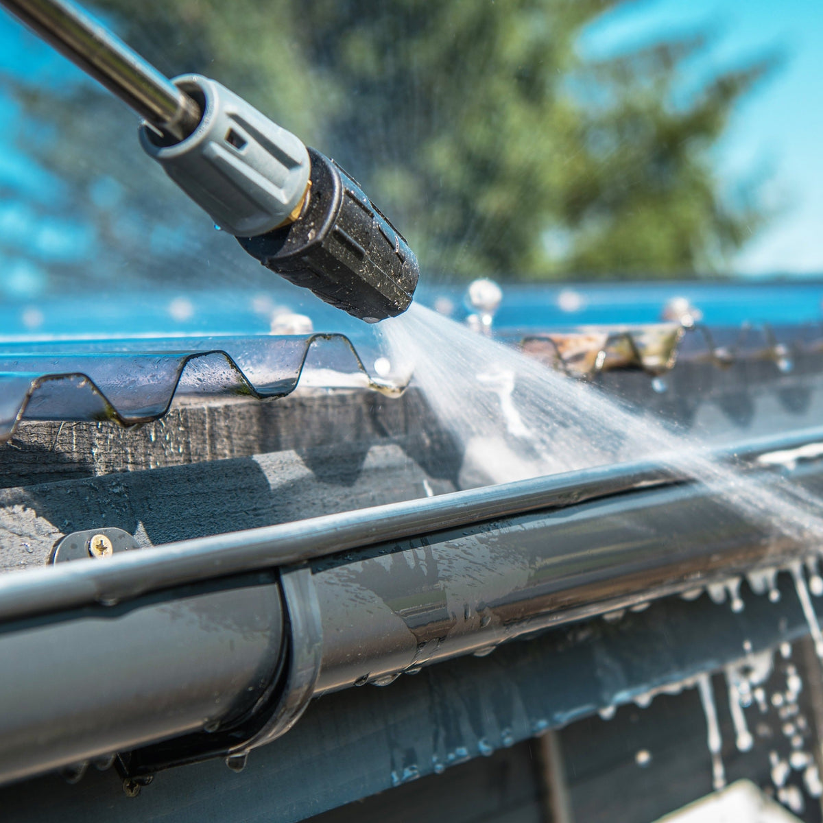Gutter Cleaning – Proliners Inc.